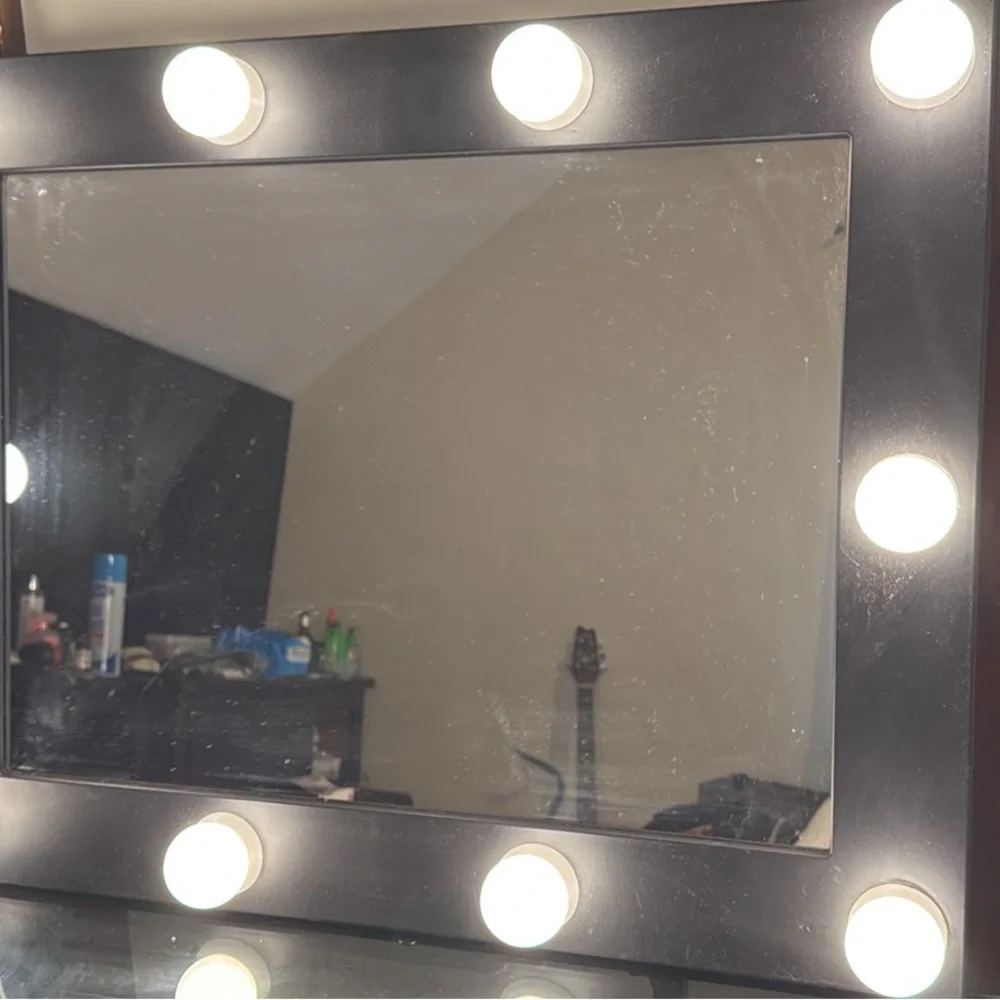 Black Accent Cord with Meandering Design - Picture 2 of 4